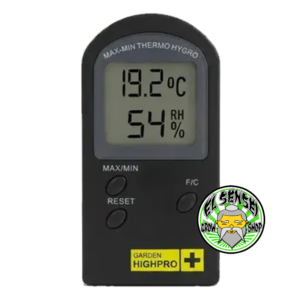 El Garden Termohigrómetro Basic es una herramienta fundamental para monitorear las condiciones ambientales de tus cultivos. Mide con precisión la temperatura y la humedad relativa del ambiente, ayudando a mantener el entorno ideal para plantas en sistemas indoor, invernaderos, huertas urbanas o espacios de germinación.
